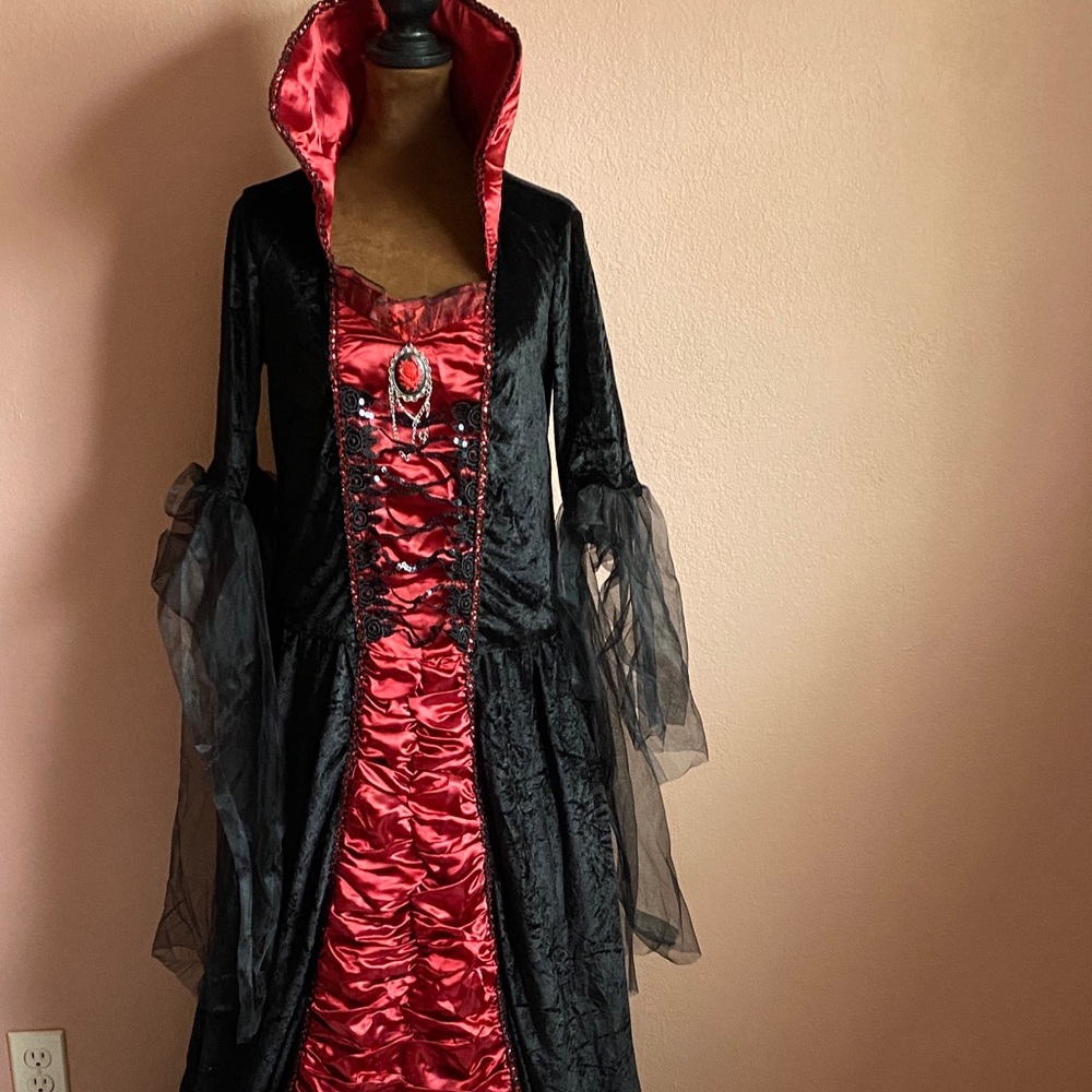 Spirit Black and Red Victorian Vampires